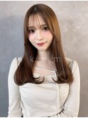 カットで魅せる上品シルエット