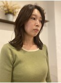 大人な女性らしさを引き出すミディアムレイヤー