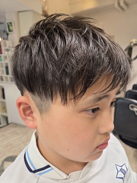 フュゼ(fusee) 小学生ツーブロックスタイル