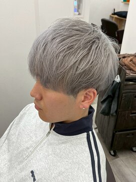 一鳳庵　【イオアン】 サイドパート　ブリーチ フェードカット バーバースタイル