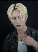 ホワイトブロンド毛流れフェザーショート韓国風ナチュラル短髪