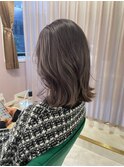 くびれミディ×グレージュ