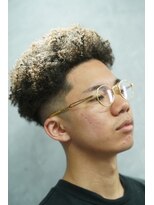 クロムトウキョウ ザ バーバー ネオン 新宿店(CHROM TOKYO the Barber ne/on)&nbsp;新宿アフロスタイル