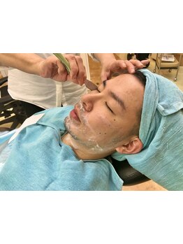 【王子神谷駅徒歩1分】バーバーならではのシェービングで、産毛と古い角質を落としエイジングケア