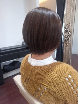 ローレン(LOREM) 大人ショート/ミニボブ/小顔似合わせカット/艶カラー/顔周り