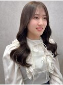 ツヤ感たっぷりのイノアカラーで上品な髪色へ