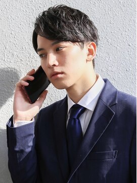 ウシワカマル ミライ(USHIWAKAMARU MIRAI) センターパート/ニュアンスパーマ