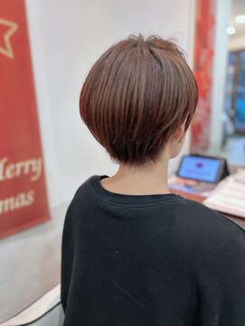 軽め丸みマッシュショート