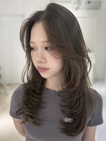 ヨロ 上野(YOLO)&nbsp;ハイライトカラーミルクティーベージュレイヤーカット