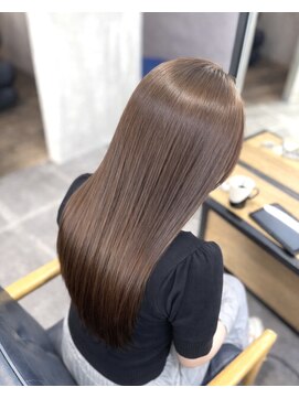 ネウィ 梅田(newi) ツヤ感ベージュカラー♪