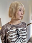 ハイトーン抜きっぱなしブロンドボブ　切りっぱなし/