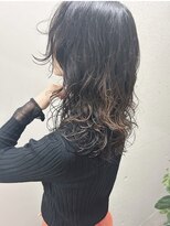 ヌークバイラヴェスト 四日市(neuk by lovest) レイヤー グレー×インナーピンク