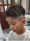 キッズパーマ×スキンフェード　キッズカット　フェード