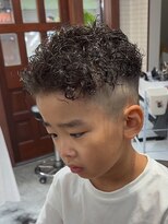 エラ(ELLA)&nbsp;キッズパーマ×スキンフェード　キッズカット　フェード