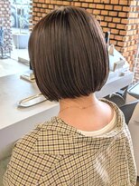 ブリスバイナチュラル(Bliss by Natural) 丸みショートボブ×艶感グレージュで叶える上品な美シルエット