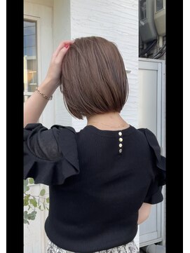ヘアーエポック(hair epoque) パツっとラインボブブラウンカラーマッシュショート切りっぱなし