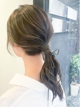 ノラ ウメダ(NORA UMEDA) 【NORA UMEDA 高木】ハイライトカラーの紐アレンジ