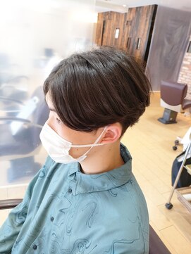 カズ 中津店(KAZU) 直毛さんにおすすめの柔らかいパーマのセンターパート