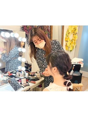 スタイリストは女性のみ★毎日が楽しくなる！大人気のメイク/ヘアアレンジレッスンで今よりもっと綺麗に♪