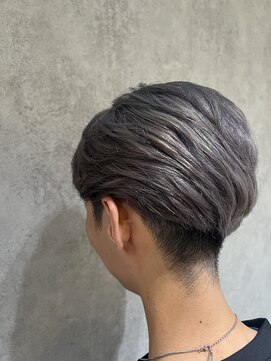 ザブリッジ(the Bridge) 20代30代40代に人気！センターパート×グレーシルバー