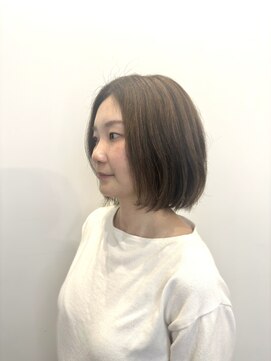 ゼンドットカラスマ(Zen.karasuma) 白髪ぼかしハイライト×ボブ