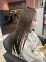 リーオオサカ(Lee Osaka)&nbsp;Wカラー×アッシュベージュ×東芽生