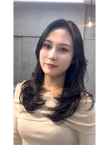 ヴェイン 渋谷(vain)&nbsp;イルミナカラーレイヤーカット顔まわりカット大人ヘア