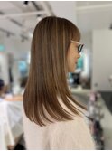 ハイライトで叶える、立体感と透明感のあるヘアカラー