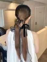 サンルーム(SUN room) タイトツイン編みおろしロングアレンジツヤ髪タイトヘア