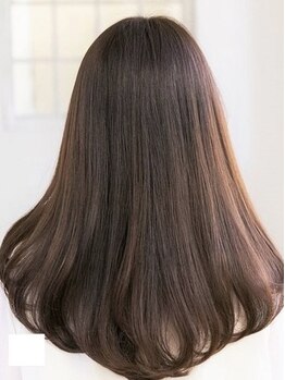 他店での縮毛矯正に満足できなかった方必見☆思い通りのナチュラルストレートにアレンジ可能！