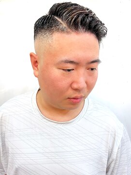 銀座マツナガ 浅草店 スキンフェード/アイロンパーマ/アップバング/メンズパーマ