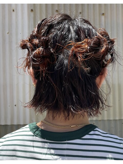 ミニボブでも簡単アレンジ！個性派お団子スタイル