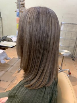 ティエル(Tiele) ミルクティーグレージュ