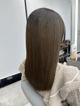 ロンドルーチェ 心斎橋(Lond luce) ダークアッシュ/ミディアムレイヤーカット［髪質改善/縮毛矯正］