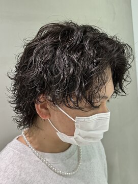 フィフス 天神大名(fifth) センターパートツイストスパイラルパーマツーブロックメンズヘア