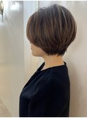 前髪長めのショートフレンチカジュアルスタイル