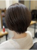ショートカット前下がりボブショートボブグレージュカラー