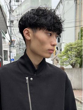 ロイ 南青山 表参道(ROI) 黒髪ニュアンスパーマセンターパートスパイラルパーマショート