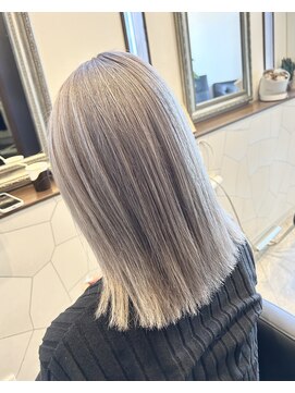 ブライトヘアー(BRIGHT hair) #桜井美容室 #BRIGHThair [ホワイトシルバー]