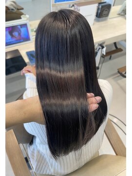 バーチ バイ クロップエス(BIRCH by crop es) 透明感抜群のシルバーブルージュカラー