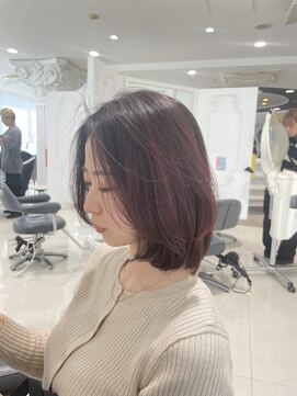 エアー 青山(AIR) 赤系カラー/ボブレイヤーカット