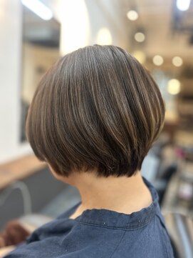 テイラー(TAILOR) 手櫛で綺麗にまとまるグラデーションショート