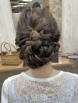 ヴィサージュクルー(VISAGE crew) ボリュームたっぷりシニヨンセットデザイン!