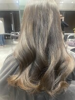 ネウィ 池袋(newi) グレージュ