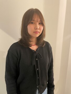 レイヤーカット/オリーブグレージュ