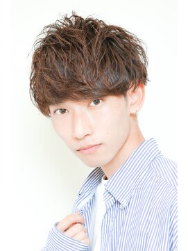 ふわっと立体感をつくる柔らかウェーブ×マッシュショート