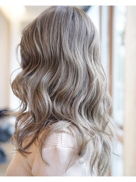 ビュートリアム 鎌倉小町(BEAUTRIUM) 【BEAUTRIUM鎌倉小町】バレイヤージュonクリアアッシュ【鈴木】