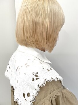 アム(I am) ブロンド/抜きっぱなし/ホワイトブロンド/ハイトーン/艶髪