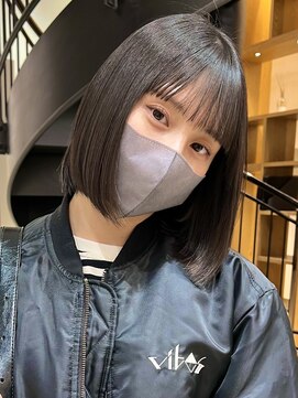 ラフ 新宿(Laff) 新宿 地毛風ストレート 前下がりボブ 切りっぱなしボブ ミニボブ