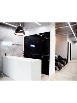 広々とした開放感のある店内で少数営業だから密を気にせず、ゆったりとした至福の時間を過ごして頂けます♪